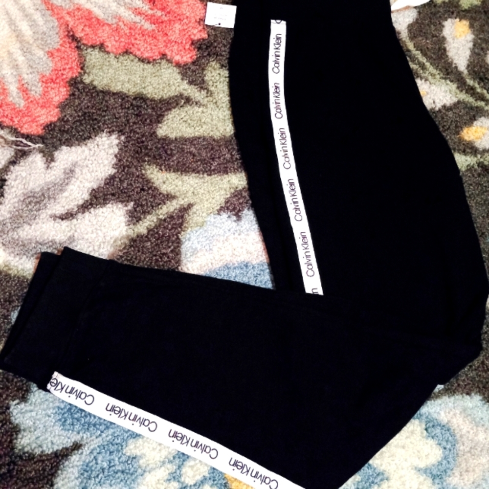 NWTs Calvin Klein* Joggers with Logo